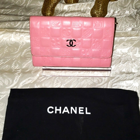 Chanel Camillia Wallet - Picture 1 of 16